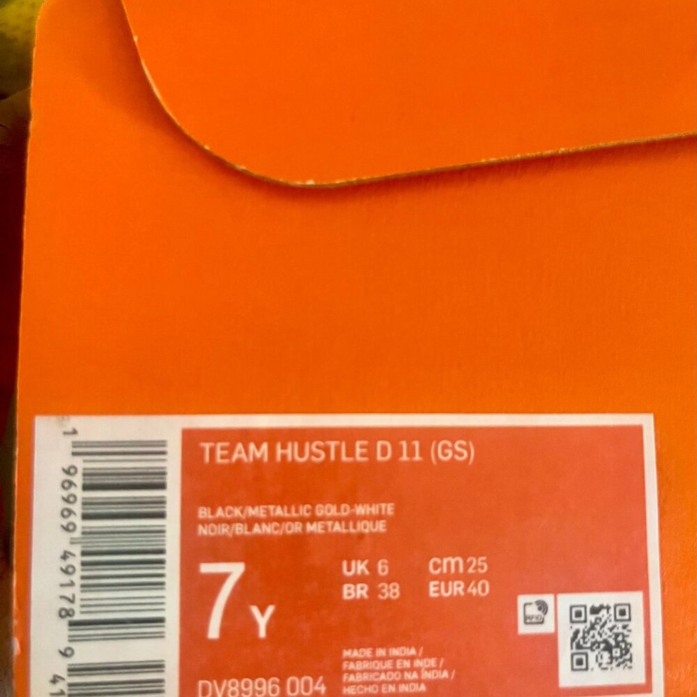 Nike Kids Sneakers 7Y - Team Hustle D11 - Picture 4 of 4